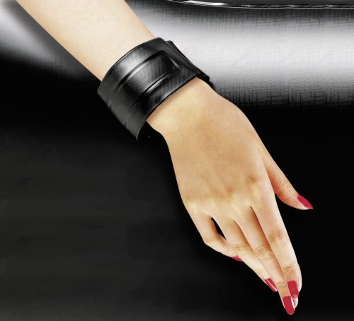 Ágy beépített szexgéppel